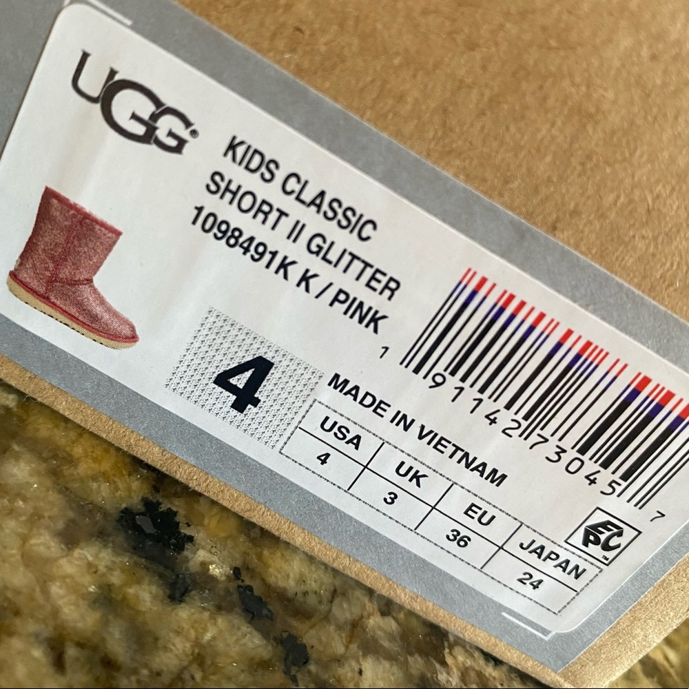 UGG Classic Short II Glitter Snow Boots - Picture 3 of 13